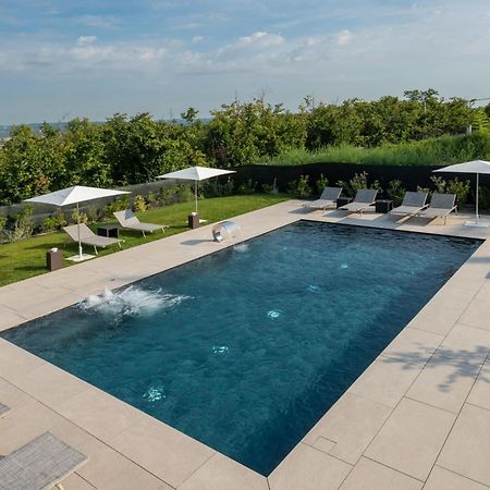 Agriturismo Speziale Wine Resort Verduno エクステリア 写真
