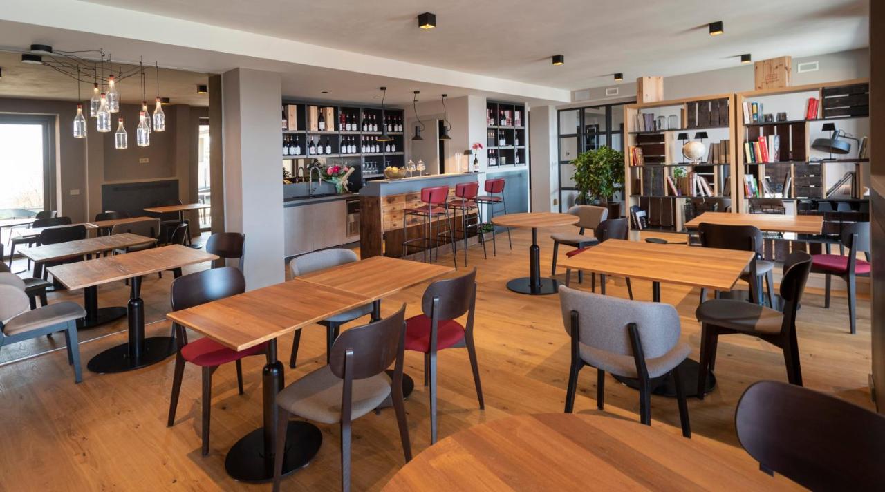 Agriturismo Speziale Wine Resort Verduno エクステリア 写真