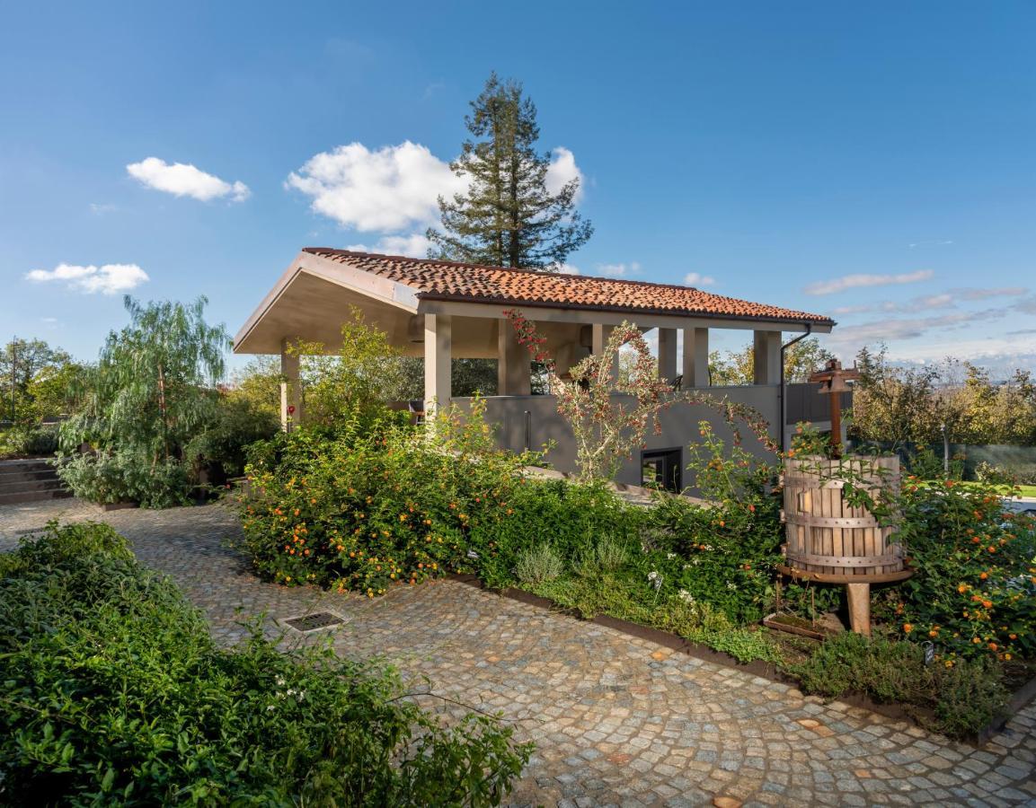 Agriturismo Speziale Wine Resort Verduno エクステリア 写真